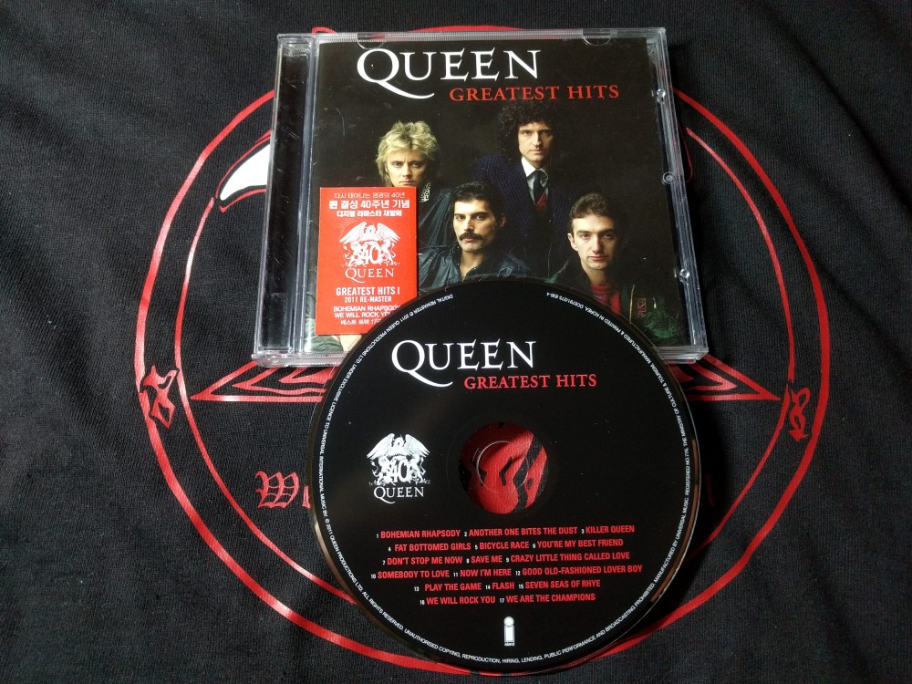 Queen best hits. Queen - Greatest Hits (1981, 5e-564). Queen Greatest Hits диск. Queen Greatest Hits 1981 CD. Queen "Greatest Hits, CD".