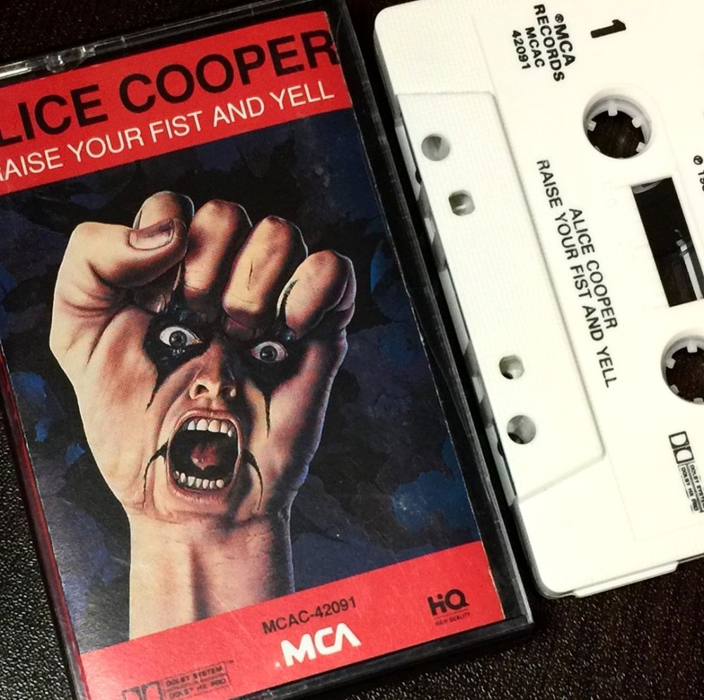 Alice Cooper - Raise Your Fist and Yell Cassette Photo