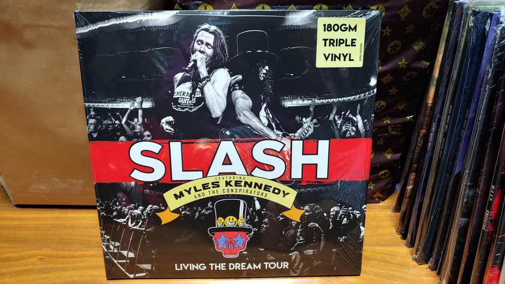 Slash Feat. Myles Kennedy and the Conspirators 'Living The Dream Tour' Live  DVD