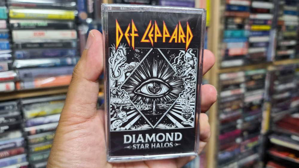 Def Leppard - Diamond Star Halos Cassette Photo