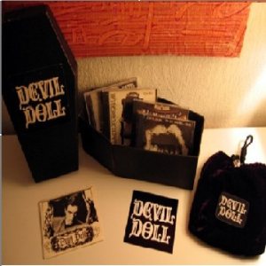Devil Doll - Devil Doll Coffin set